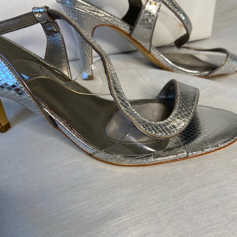 SH-006 Mootsies Tootsies Silver Heels (10)